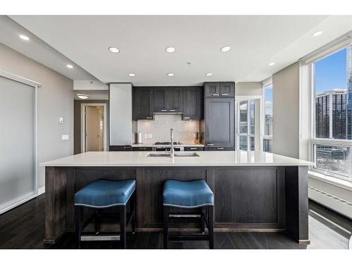 1521-222 Riverfront Avenue Sw, Calgary, AB - Indoor Photo Showing Kitchen With Upgraded Kitchen