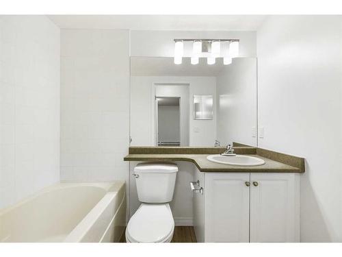 1101-4975 130 Avenue Se, Calgary, AB - Indoor Photo Showing Bathroom