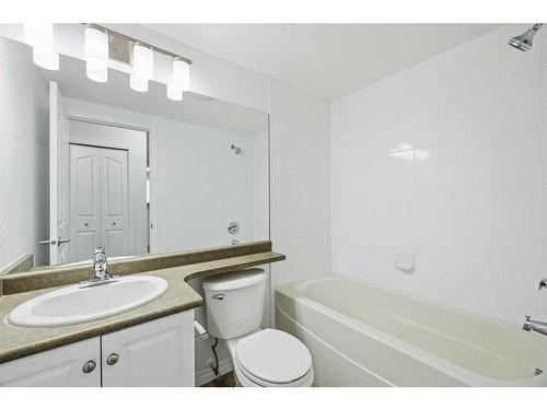 1101-4975 130 Avenue Se, Calgary, AB - Indoor Photo Showing Bathroom