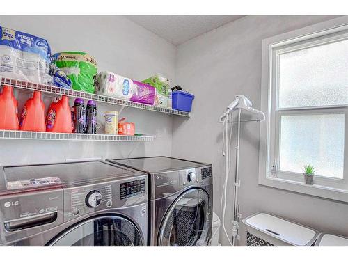 35 Walcrest View Se, Calgary, AB - Indoor Photo Showing Laundry Room
