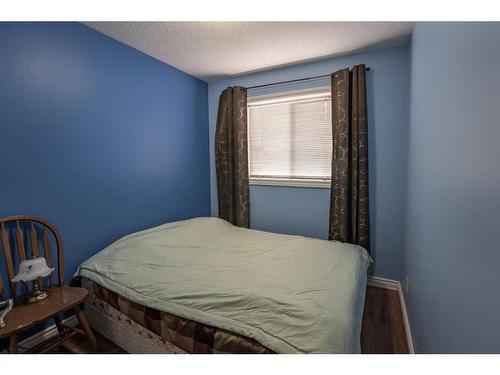 171 Country Hills Drive Nw, Calgary, AB - Indoor Photo Showing Bedroom