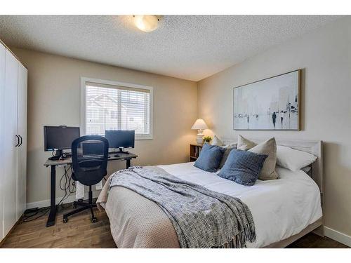 133 Pantego Lane Nw, Calgary, AB - Indoor Photo Showing Bedroom