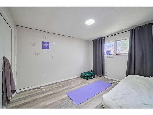 309/311 27 Avenue Ne, Calgary, AB - Indoor Photo Showing Bedroom