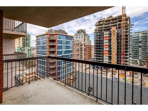 916-738 3 Avenue Sw, Calgary, AB - Outdoor With Balcony With Exterior