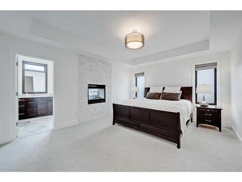 2037 29 Avenue Sw, Calgary, AB - Indoor Photo Showing Bedroom