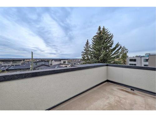 2037 29 Avenue Sw, Calgary, AB - Outdoor With View