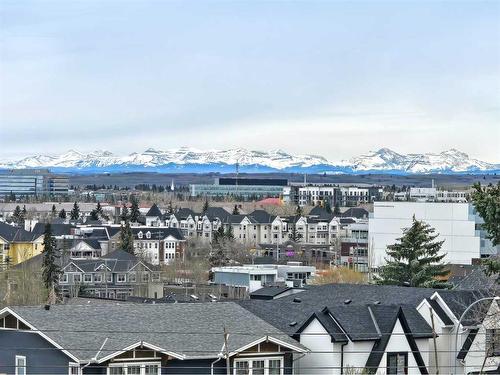 2037 29 Avenue Sw, Calgary, AB - Outdoor With View