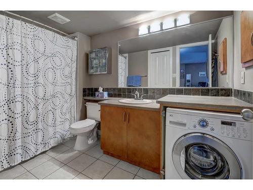 604-1309 14 Avenue Sw, Calgary, AB - Indoor Photo Showing Laundry Room