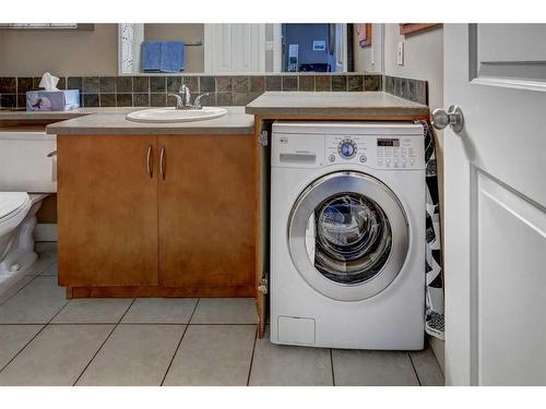 604-1309 14 Avenue Sw, Calgary, AB - Indoor Photo Showing Laundry Room