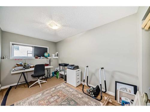6408 34 Avenue Nw, Calgary, AB - Indoor Photo Showing Office