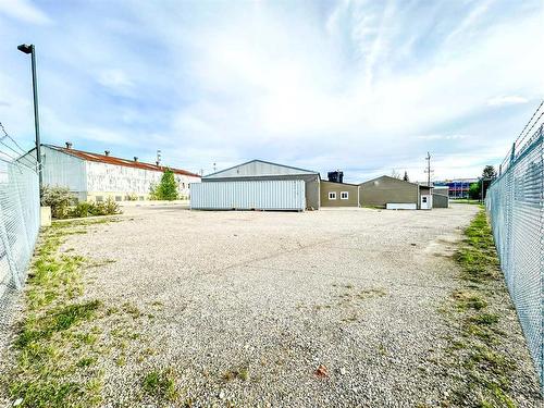 216 50 Avenue Se, Calgary, AB 