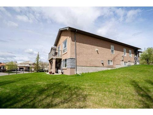 193 Royal Crest View Nw, Calgary, AB - Outdoor