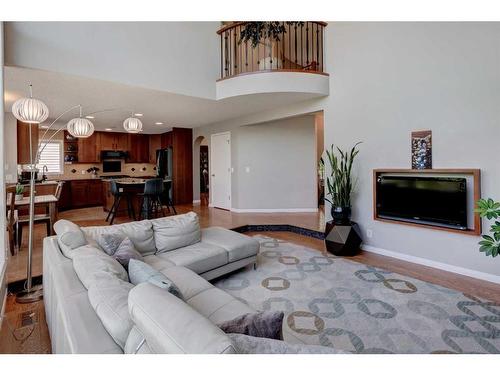 11027 Valley Springs Road Nw, Calgary, AB - Indoor Photo Showing Living Room