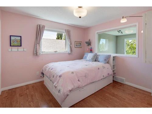 11027 Valley Springs Road Nw, Calgary, AB - Indoor Photo Showing Bedroom