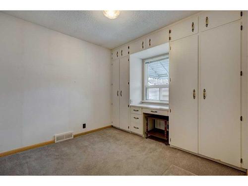 2447 29 Avenue Sw, Calgary, AB - Indoor Photo Showing Other Room