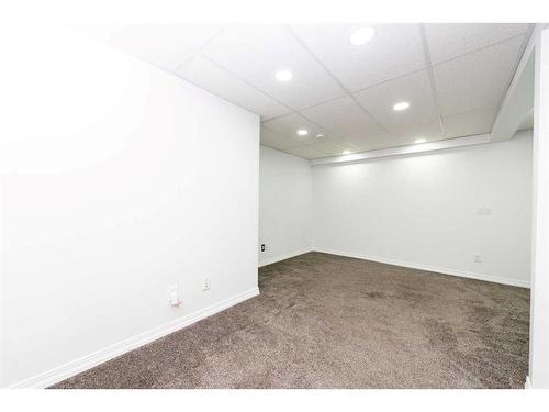 5427 1 Avenue Se, Calgary, AB - Indoor Photo Showing Other Room
