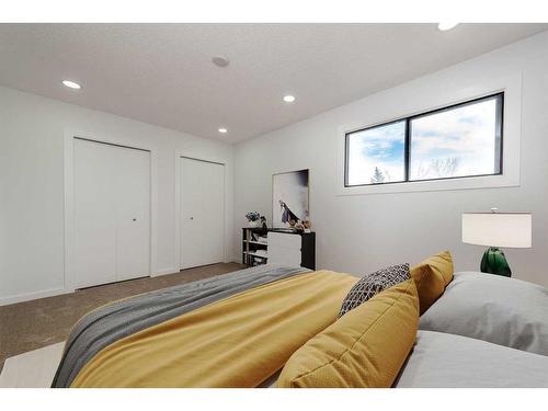 5427 1 Avenue Se, Calgary, AB - Indoor Photo Showing Other Room