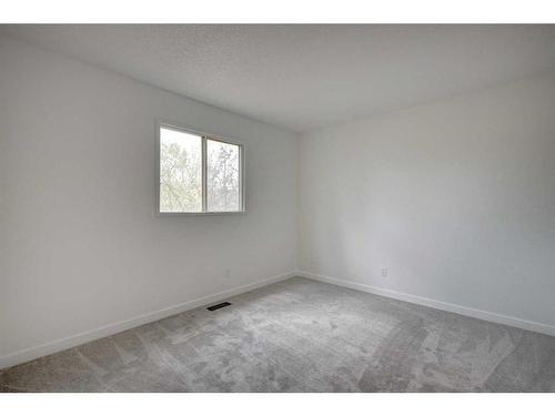 15 Shawglen Place Sw, Calgary, AB - Indoor Photo Showing Other Room