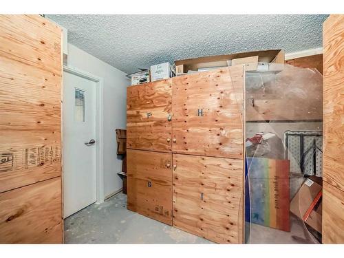 B-125 23 Avenue Sw, Calgary, AB - Indoor Photo Showing Other Room