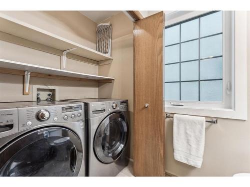 111 Sandringham Close Nw, Calgary, AB - Indoor Photo Showing Laundry Room