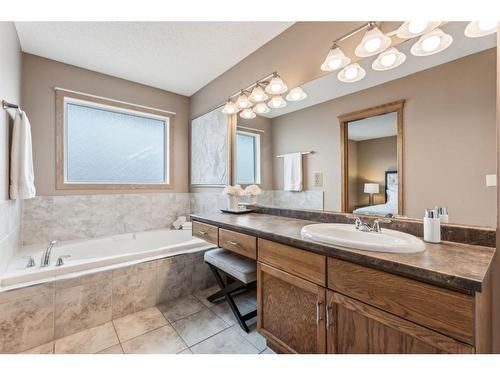 111 Sandringham Close Nw, Calgary, AB - Indoor Photo Showing Bathroom