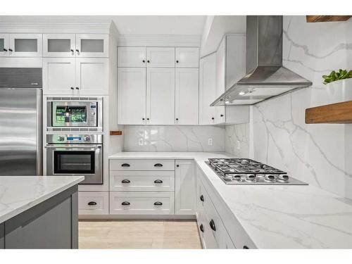 724 14A Street Se, Calgary, AB - Indoor Photo Showing Kitchen With Stainless Steel Kitchen With Upgraded Kitchen