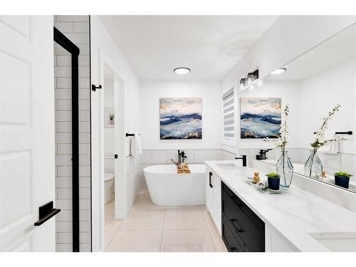 31 Heritage Cove, Cochrane, AB - Indoor Photo Showing Bathroom