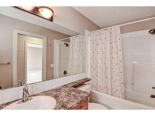 25 Royal Oak Plaza Nw, Calgary, AB - Indoor Photo Showing Bathroom