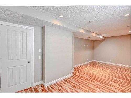 25 Royal Oak Plaza Nw, Calgary, AB - Indoor Photo Showing Other Room