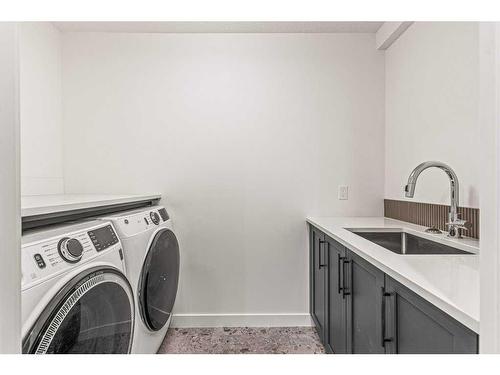 2 Pinewood Crescent, Canmore, AB - Indoor Photo Showing Laundry Room