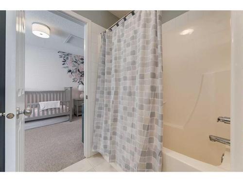 106 Cougar Plateau Way Sw, Calgary, AB - Indoor Photo Showing Bathroom