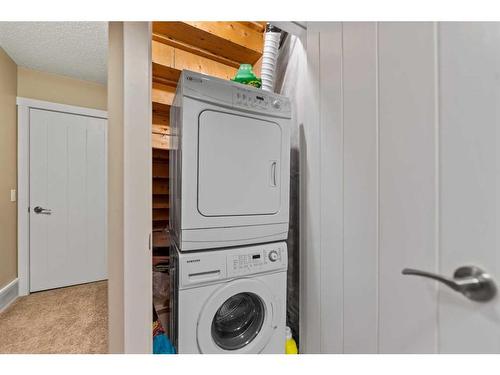 7884 Martha'S Haven Park Ne, Calgary, AB - Indoor Photo Showing Laundry Room