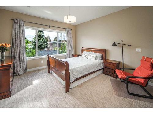 2817 23A Street Nw, Calgary, AB - Indoor Photo Showing Bedroom