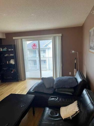 307-4000 Citadel Meadow Point Nw, Calgary, AB - Indoor Photo Showing Living Room