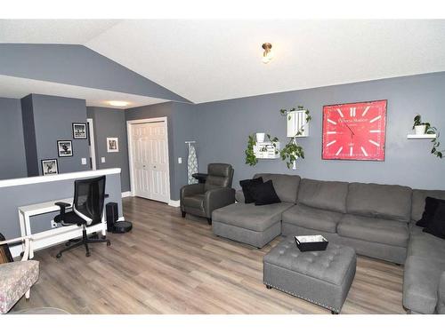 244 Tarawood Place Ne, Calgary, AB - Indoor Photo Showing Living Room