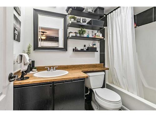 416-333 Garry Crescent Ne, Calgary, AB - Indoor Photo Showing Bathroom