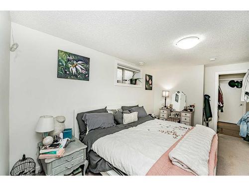 20 Auburn Bay Lane Se, Calgary, AB - Indoor Photo Showing Bedroom