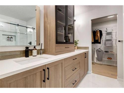 4105-550 Belmont Street Sw, Calgary, AB - Indoor Photo Showing Bathroom