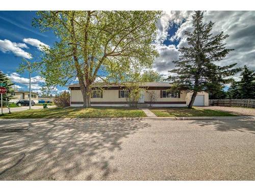220 Big Hill Circle Se, Airdrie, AB - Outdoor