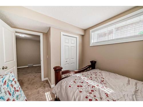 54 Auburn Glen Manor Se, Calgary, AB - Indoor Photo Showing Bedroom