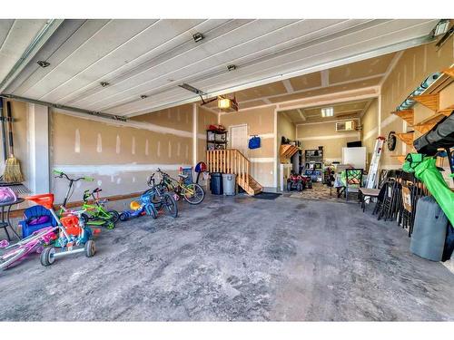 54 Auburn Glen Manor Se, Calgary, AB - Indoor Photo Showing Garage