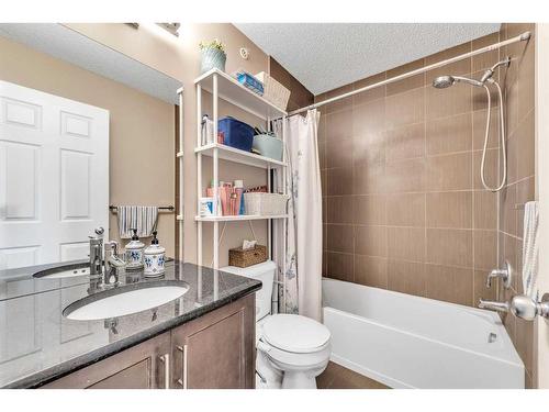 301-3950 46 Avenue Nw, Calgary, AB - Indoor Photo Showing Bathroom