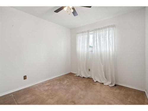6920 5 Street Nw, Calgary, AB - Indoor Photo Showing Other Room