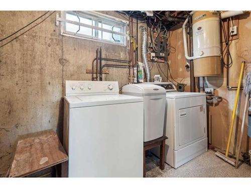 6920 5 Street Nw, Calgary, AB - Indoor Photo Showing Laundry Room