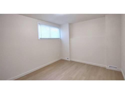 2801 14 Avenue Se, Calgary, AB - Indoor Photo Showing Other Room