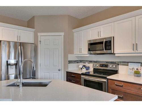 7 Weston Rise Sw, Calgary, AB - Indoor Photo Showing Kitchen With Upgraded Kitchen