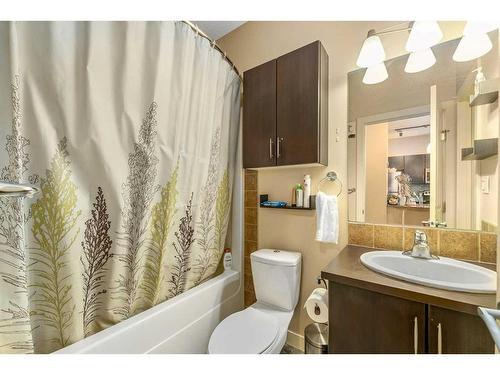 321-2727 28 Avenue Se, Calgary, AB - Indoor Photo Showing Bathroom