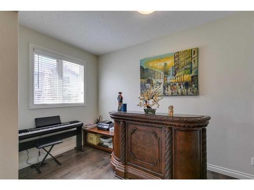 31 West Coach Road Sw, Calgary, AB - Indoor Photo Showing Other Room