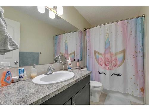 31 West Coach Road Sw, Calgary, AB - Indoor Photo Showing Bathroom