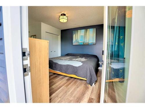 147 Falchurch Crescent Ne, Calgary, AB - Indoor Photo Showing Bedroom
